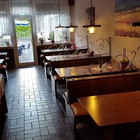 厄尔森塔尔酒店